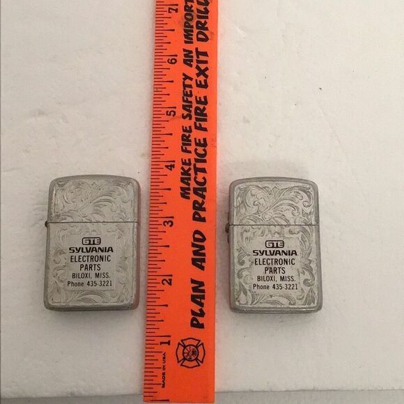 Pair of vintage PARK Venetian embossed advertising lighters - Picture 1 of 6